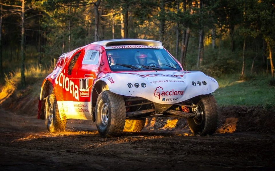 ACCIONA EcoPowered racer to be first EV to compete in Dakar