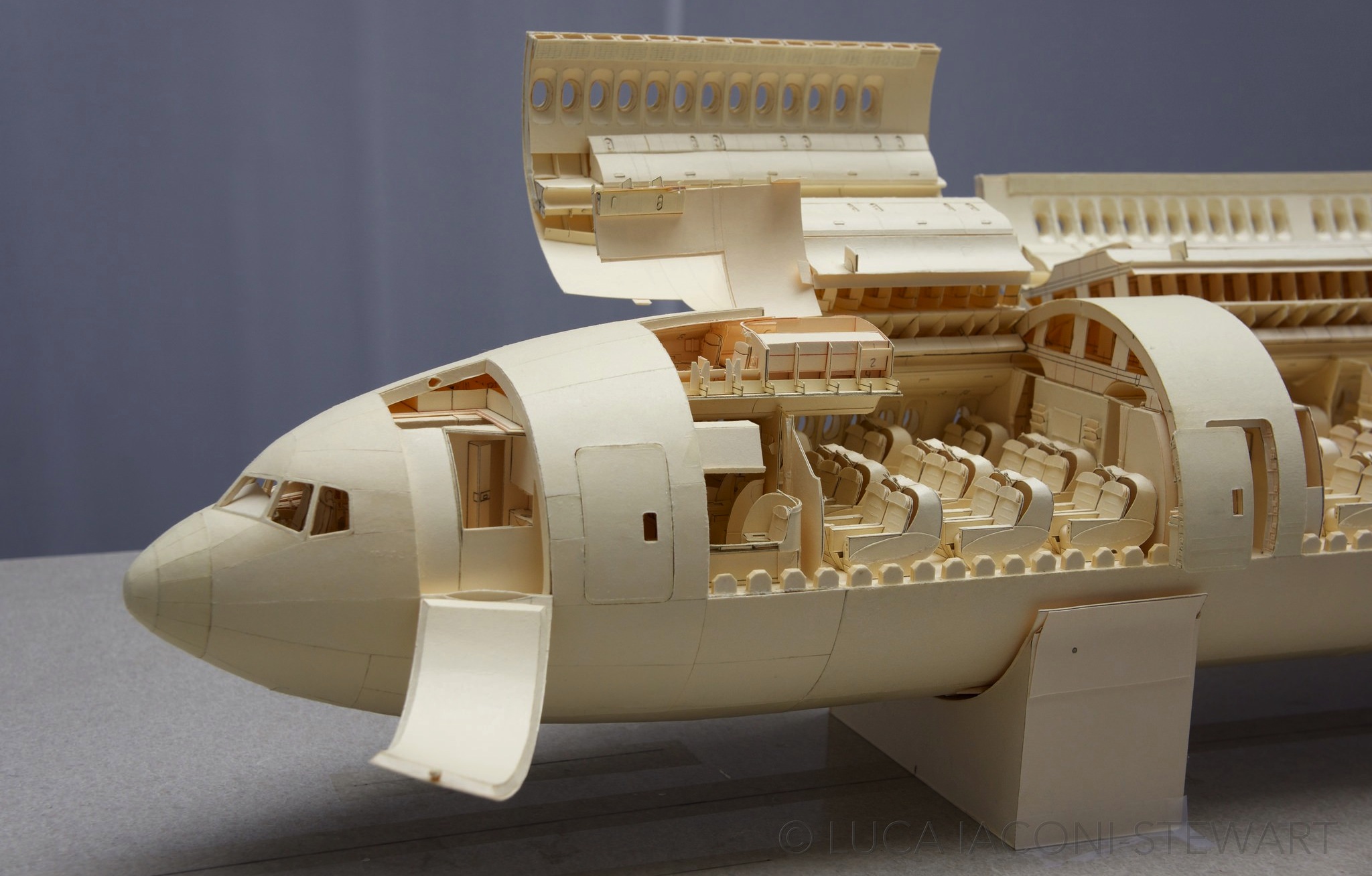 23yo makes ultra-detailed 1:60 scale Boeing 777 out of paper