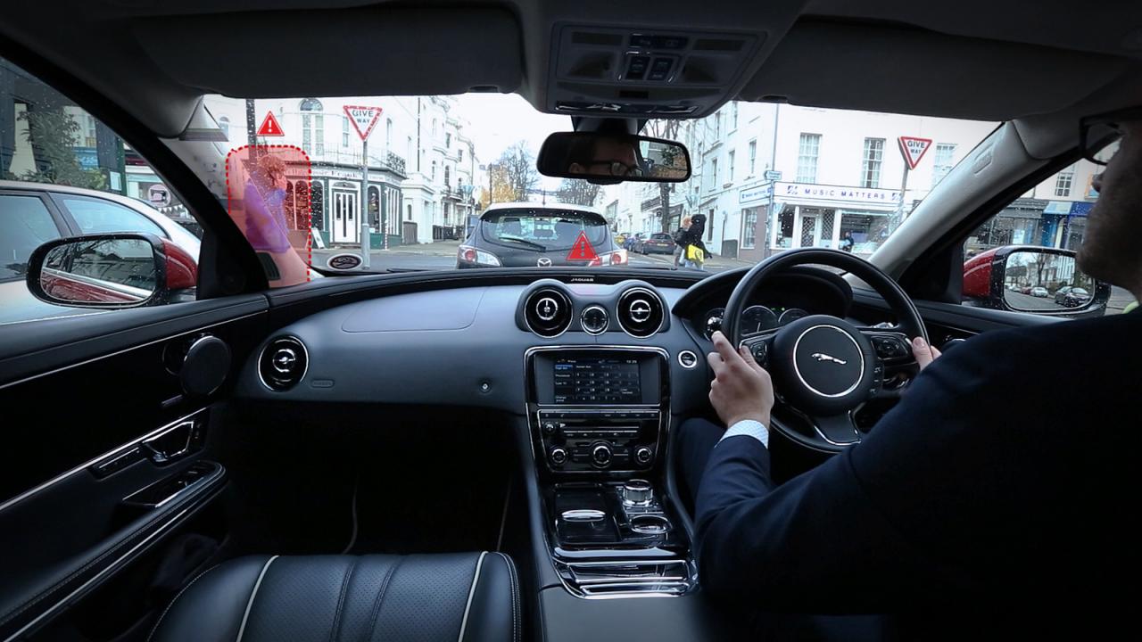 Jaguar makes car pillars disappear with Virtual Urban Windscreen