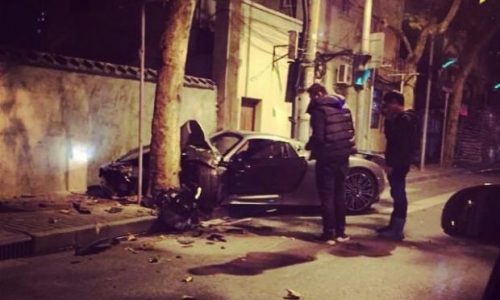 Porsche 918 Spyder crash in Shanghai, girlfriend driving