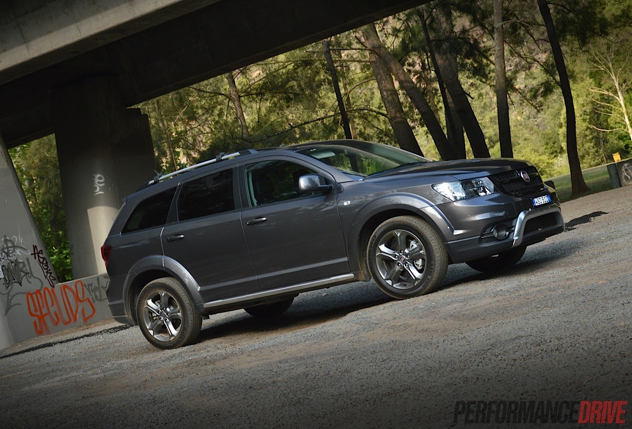 Fiat Freemont Crossroad 2014 Review 