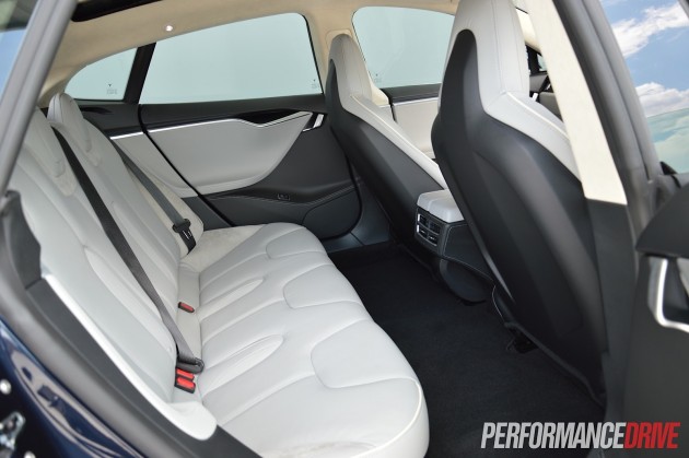 Tesla Model S P85+ -rear seats
