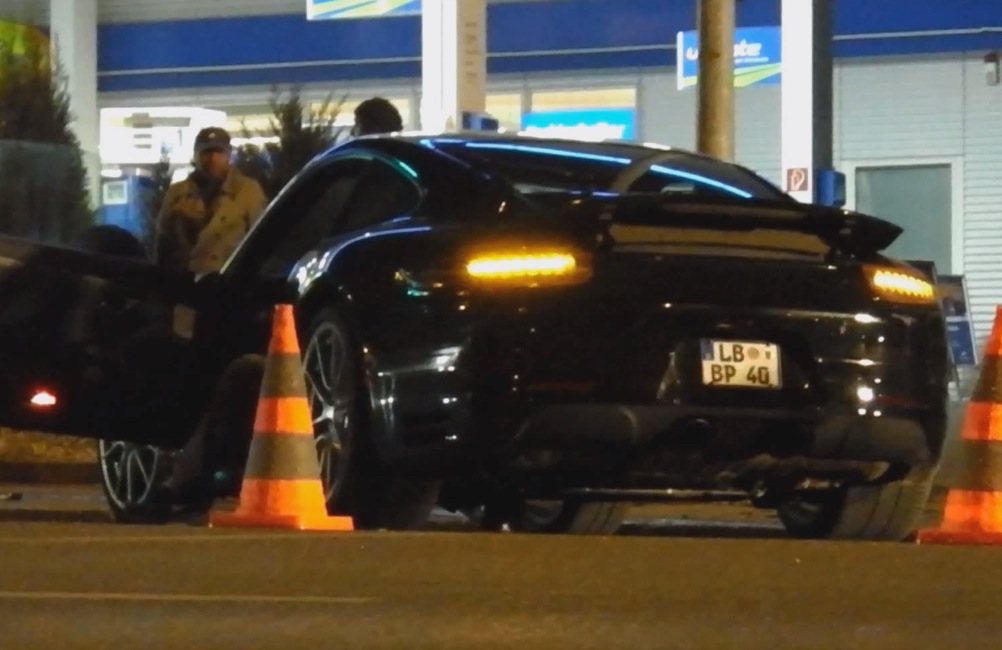 2016 Porsche 911 prototype spotted, involved in crash (video)
