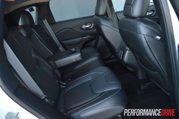 2015 Jeep Cherokee Limited Diesel-rear seats