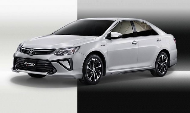 2015 Toyota Camry Extremo-white