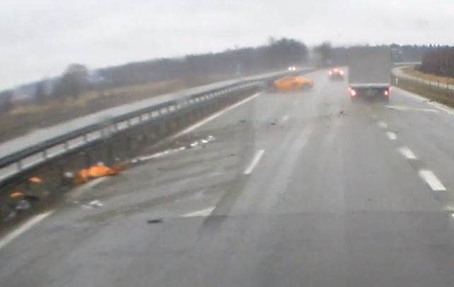 McLaren 650S crash caught on video in Poland