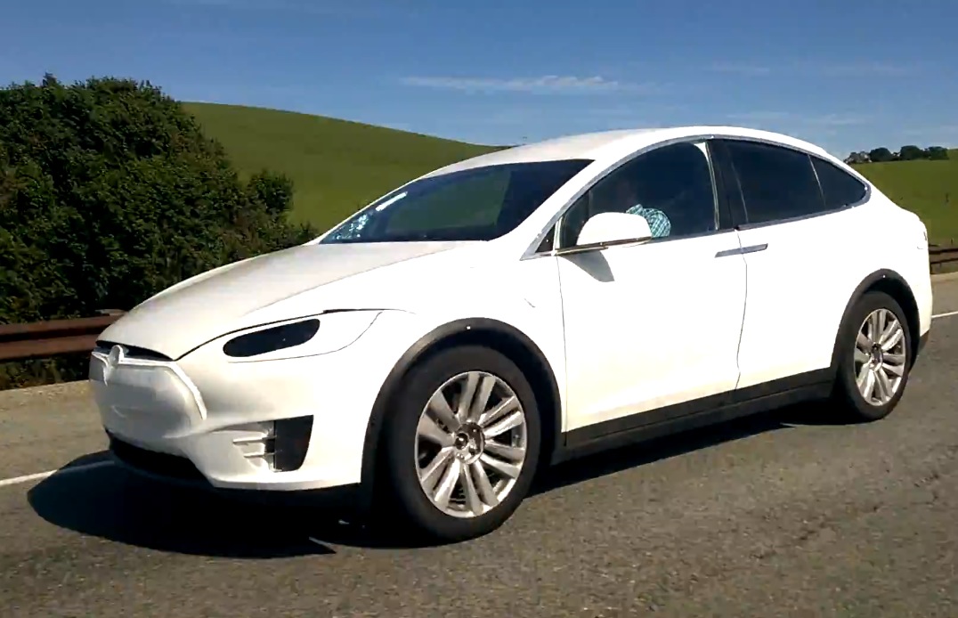 Video: Tesla Model X prototype spotted again, minimal camouflage