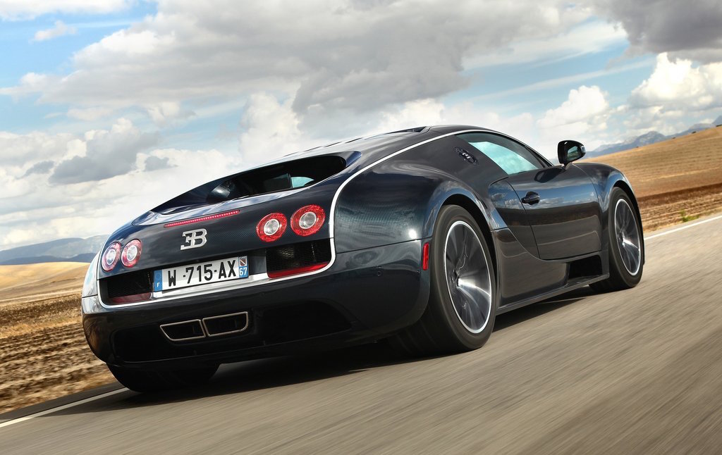 New Bugatti Veyron ‘Chiron’; 500km/h speedo, within 20L/100km