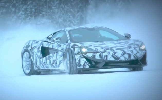 McLaren 570S-snow drift