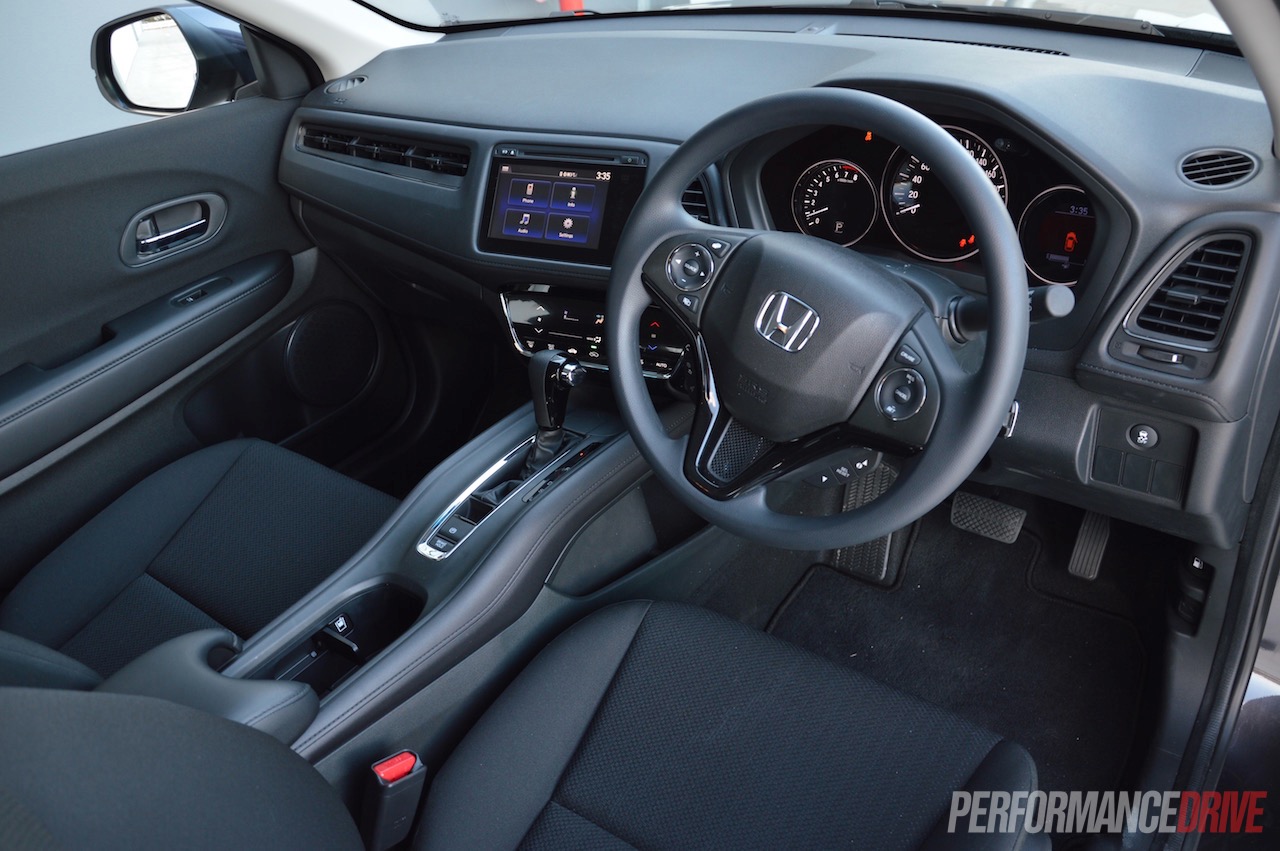 2015 Honda Hr V Vti Review Video Performancedrive