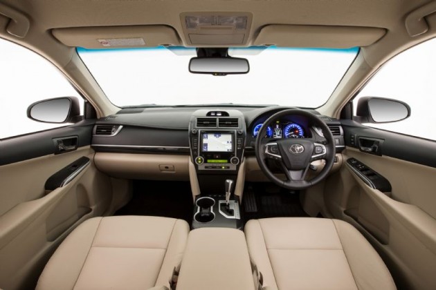 2015 Toyota Camry Atara SL hybrid-interior
