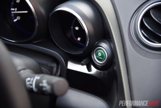 2015 Honda Civic VTi-L-eco button