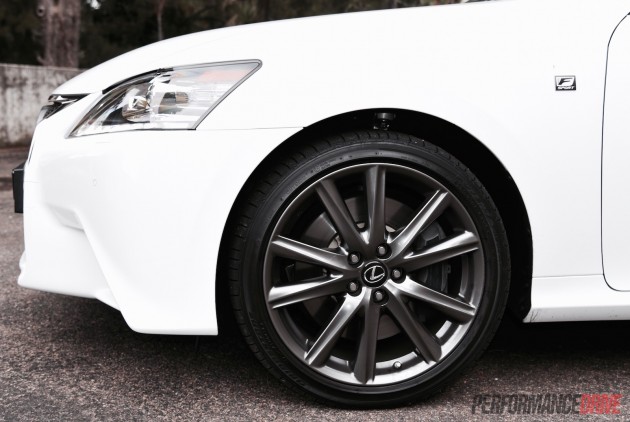 2015 Lexus GS 450h F Sport brakes