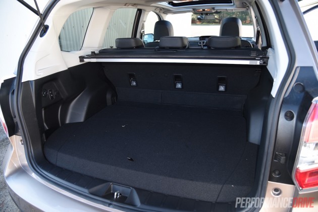 2015 Subaru Forester 2.0D-S-cargo space