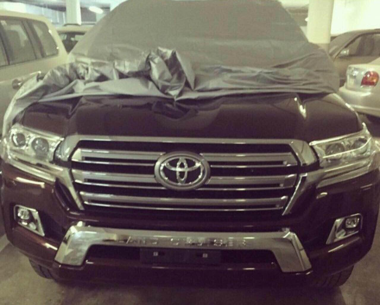 New-look 2016 Toyota LandCruiser front end revealed/confirmed