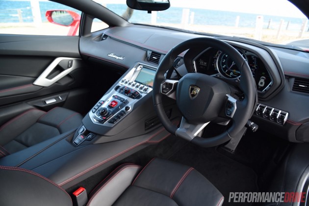 2015 Lamborghini Aventador-interior