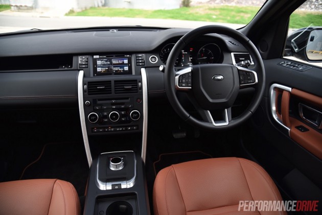 2015 Land Rover Discovery Sport HSE-dash