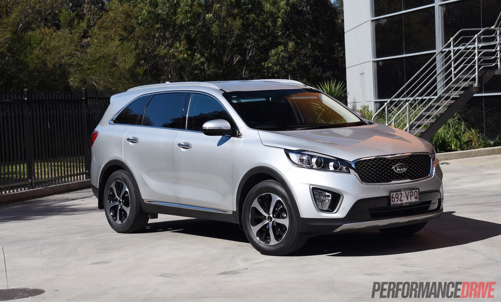 2015 Kia Sorento SLi V6 review (video)