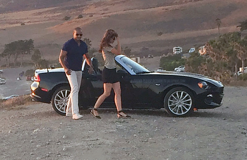 2016 Fiat 124 Spider revealed, spotted during photo shoot