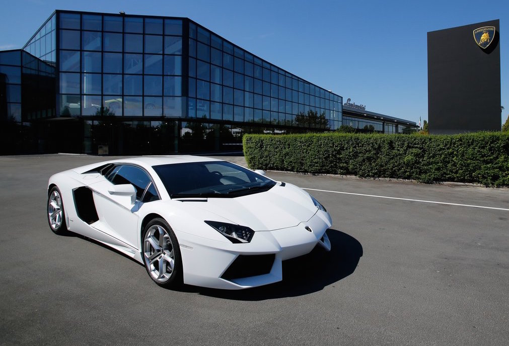 Lamborghini on track to post another record year in sales