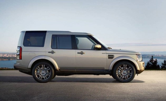 2016 Land Rover Discovery Graphite-side