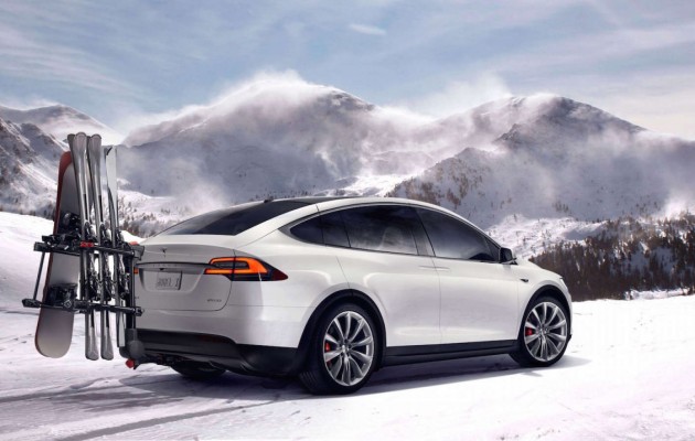 Tesla-Model-X-snow