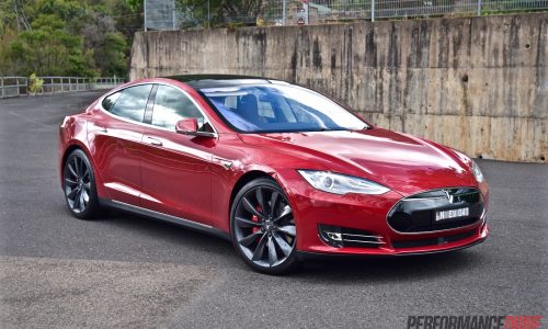 2015 Tesla Model S P90D review (video)