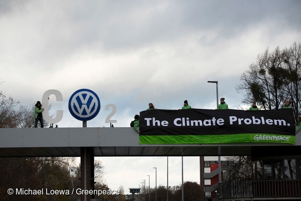 Greenpeace activists attack Volkswagen in latest campaign