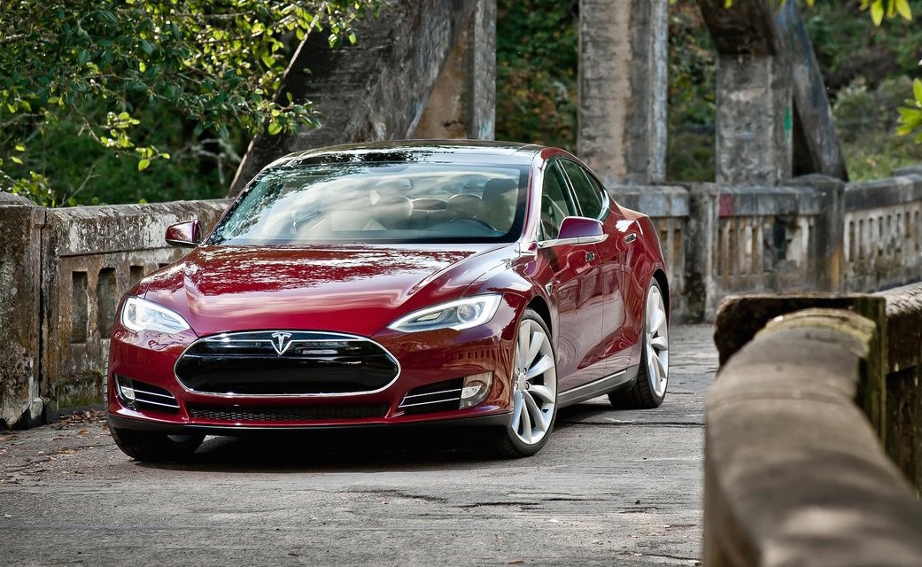 Tesla unlikely to hit sales target for 2015
