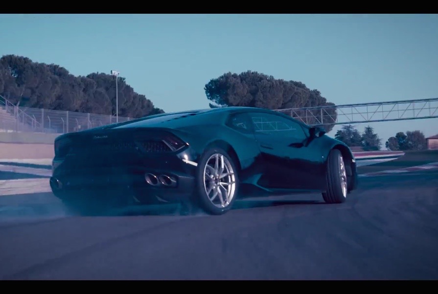 Video: Lamborghini Huracan LP 580-2 carves up Imola, sideways