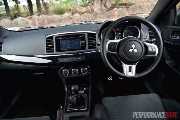 2016 Mitsubishi Evolution Final Edition-interior