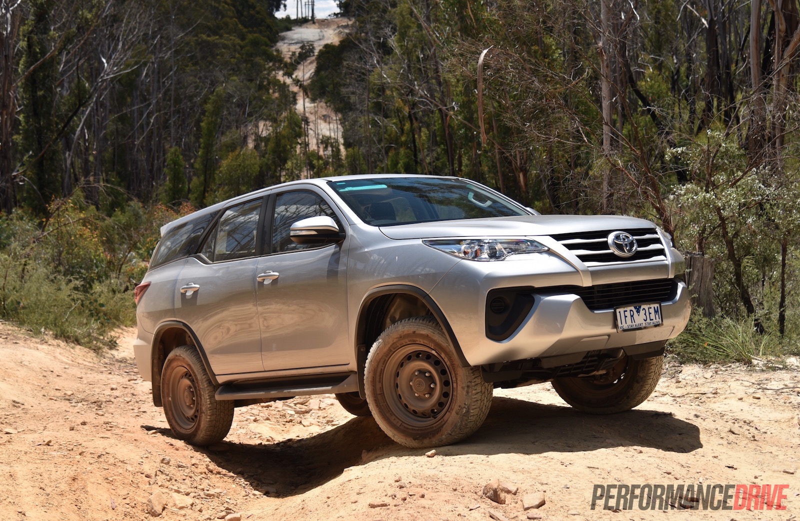 2016 Toyota Fortuner GX review (video) - PerformanceDrive