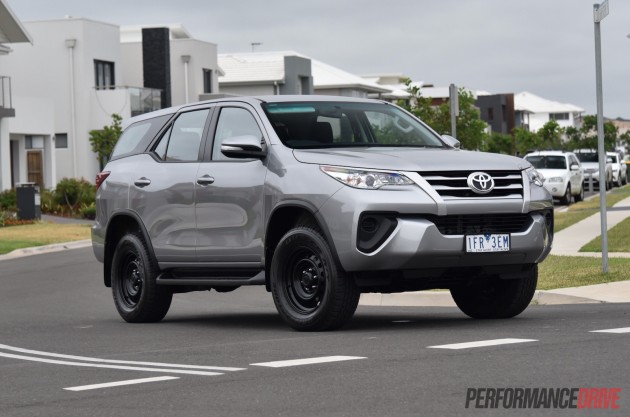2016 Toyota Fortuner GX-silver sky