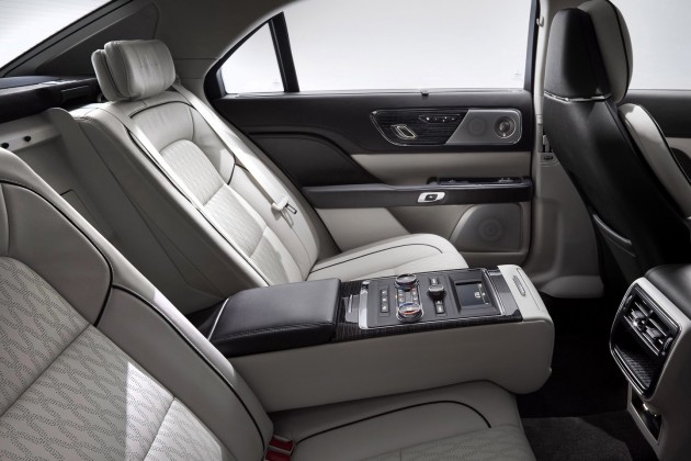 2017 Lincoln Continental-rear seats