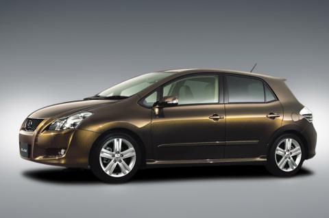 Top 10 small cars Toyota Blade Master-G V6