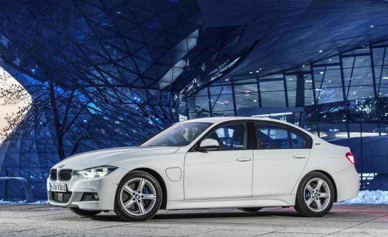 BMW 330e on sale in Australia from $71,900, X5 xDrive40e from $118,900
