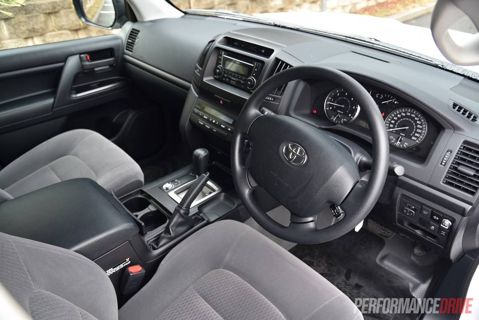 2016 Toyota LandCruiser GX review (video) | PerformanceDrive