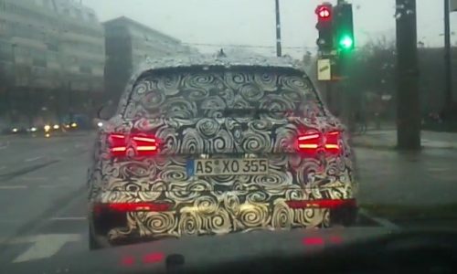 2017 Audi Q5 prototype spotted, shows new LED lights (video)