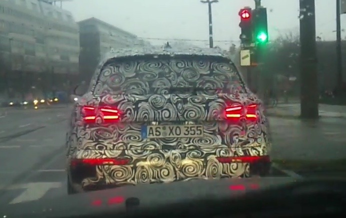 2017 Audi Q5 prototype spotted, shows new LED lights (video)