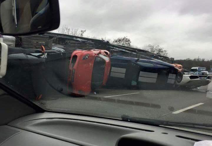 Truck crash in France spills out various supercars onto the highway