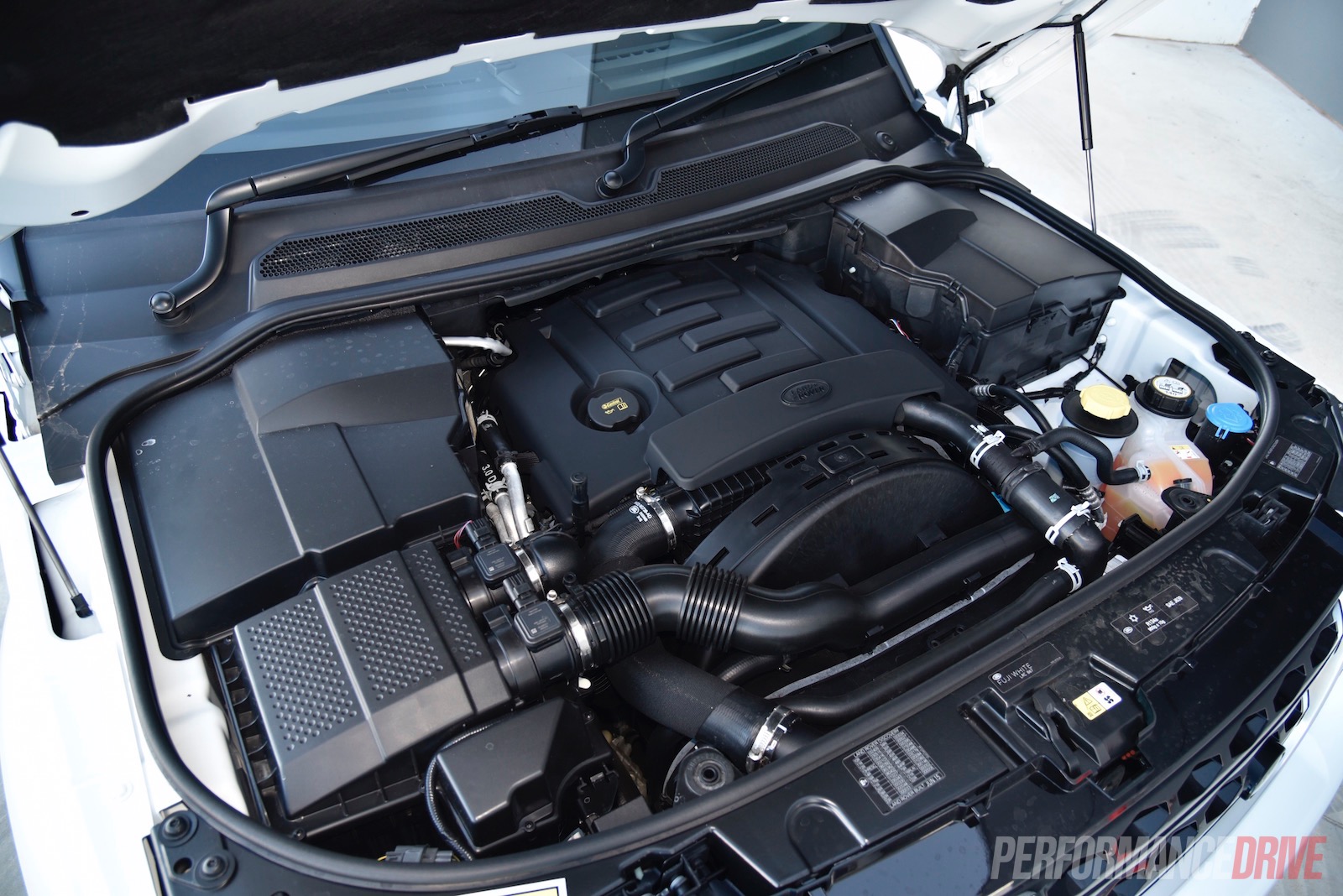 2016 Land Rover Discovery Sdv6 Engine Performancedrive
