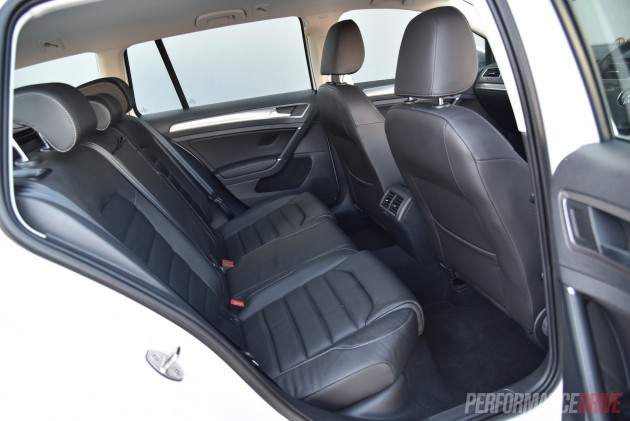 2016 Volkswagen Golf Alltrack-rear seats
