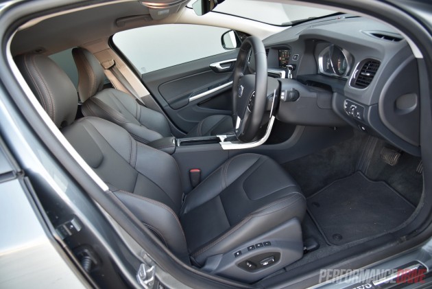 2016 Volvo V60 Cross Country Luxury-seats