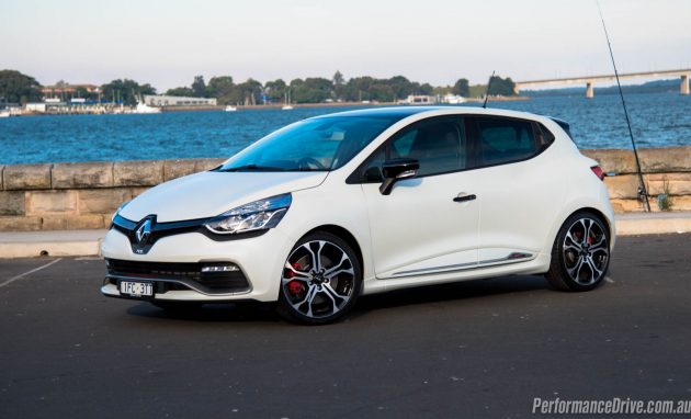 2016 Renault Clio RS 220 Trophy-frost white