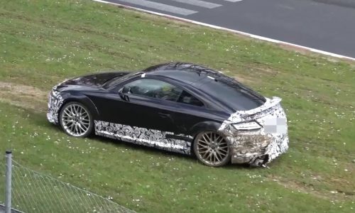 2017 Audi TT RS prototype spotted, crashes into guard rail (video)