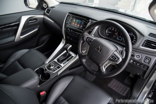 2016 Mitsubishi Pajero Sport Exceed-interior