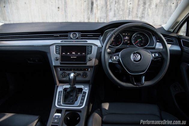 2016 Volkswagen Passat Alltrack-dash