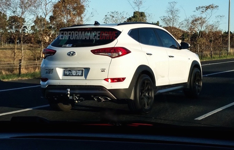 2016 Hyundai Tucson SR sports version spotted