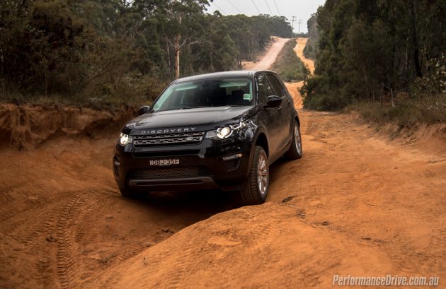 Land Rover Discovery Sport TD4 SE-wheel travel