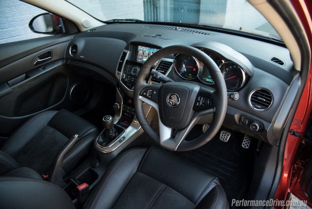 2016 Holden Cruze SRi Z-Series interior